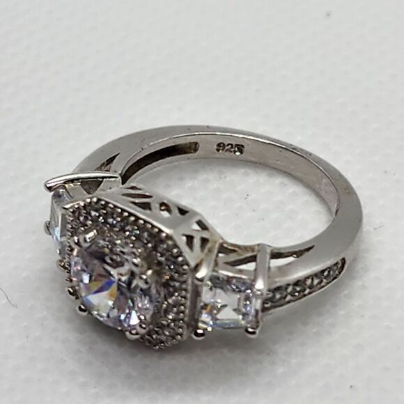 Sterling Silver Round Cubic Zirconia Halo Art Deco Ring (5) - Picture 10 of 11